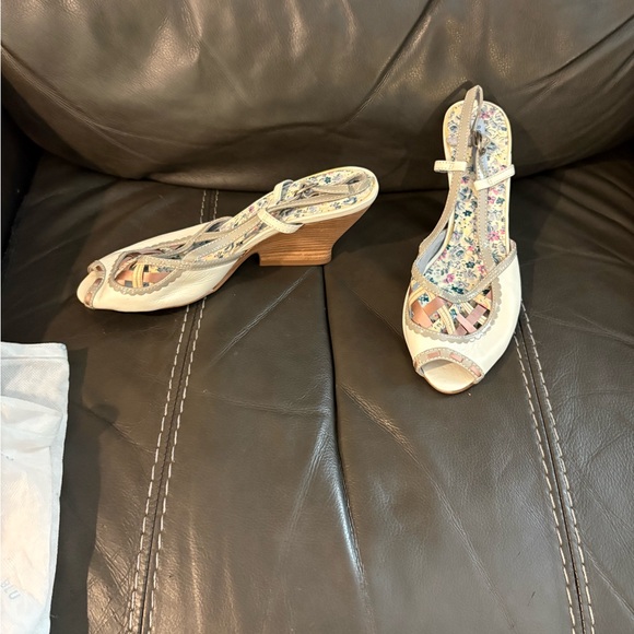 BOBBI BLU  SZ 8.5 M LEATHER FABRIC Peep TOE SLINGBACK HEELS SHOES leather wedge - Picture 2 of 7